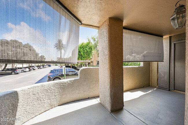Building Photo - 3845 E Greenway Rd