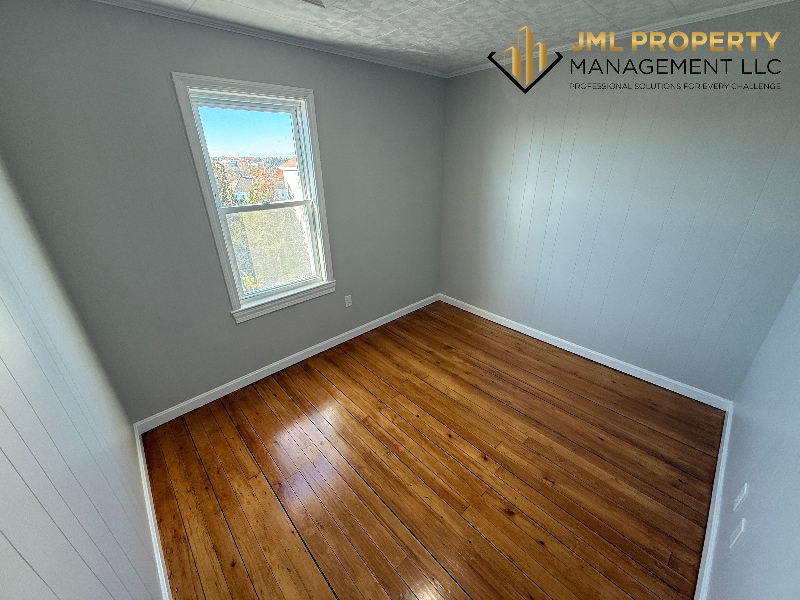 Building Photo - 52 Pitman St