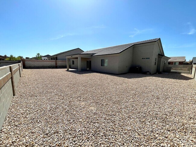 Building Photo - Beautiful 3 Bedroom Home in Southern Vistas w/ Solar!