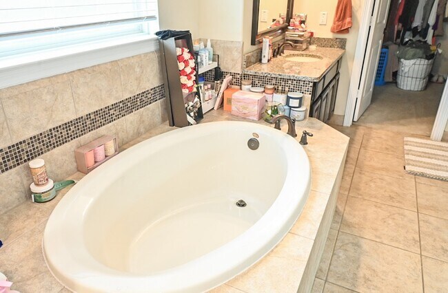 Building Photo - 13514 Mooring Pointe Dr