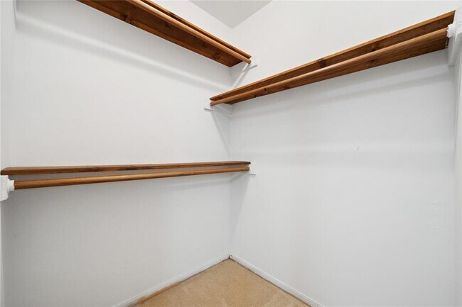 Building Photo - 1834 Clover Spring Dr