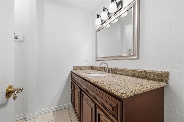 Building Photo - 800 Howell Dr