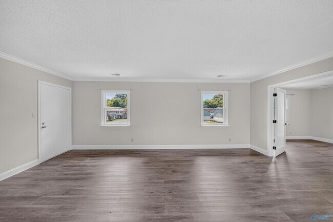 Building Photo - 1208 SE Willowbrook Dr
