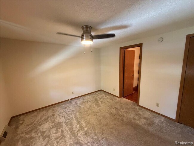 Building Photo - 8427 Carols Dr