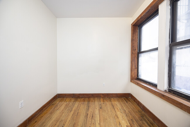 Building Photo - 336 Starr St