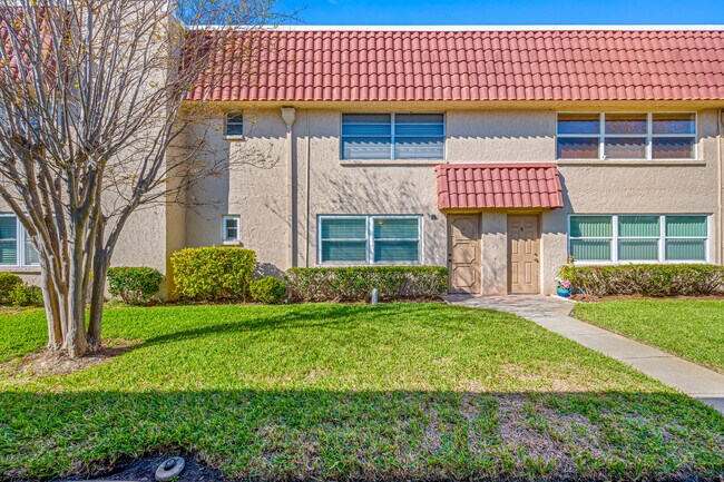 Building Photo - 10033 64th Ave N