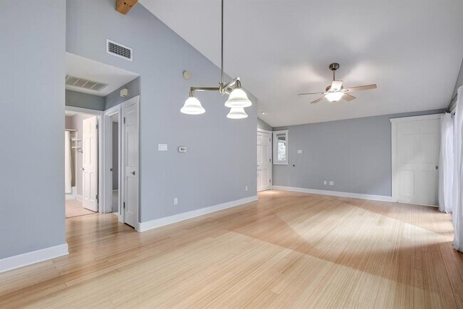 Building Photo - 2117A Rabb Rd