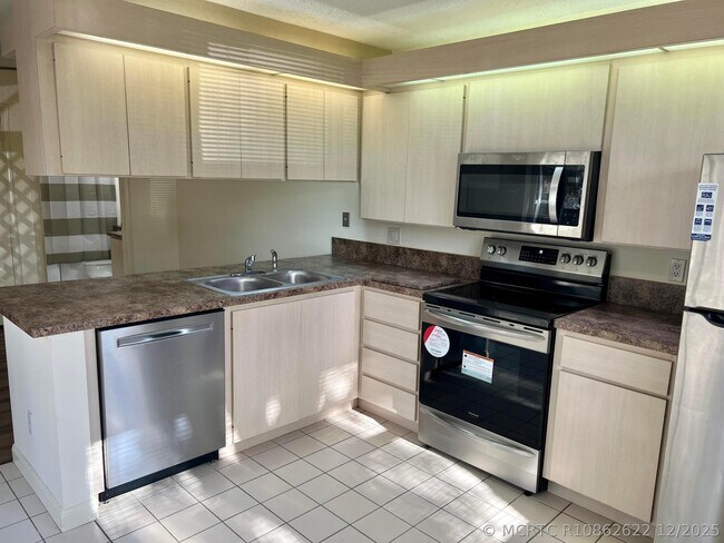 Building Photo - 3119 Kingston Ct