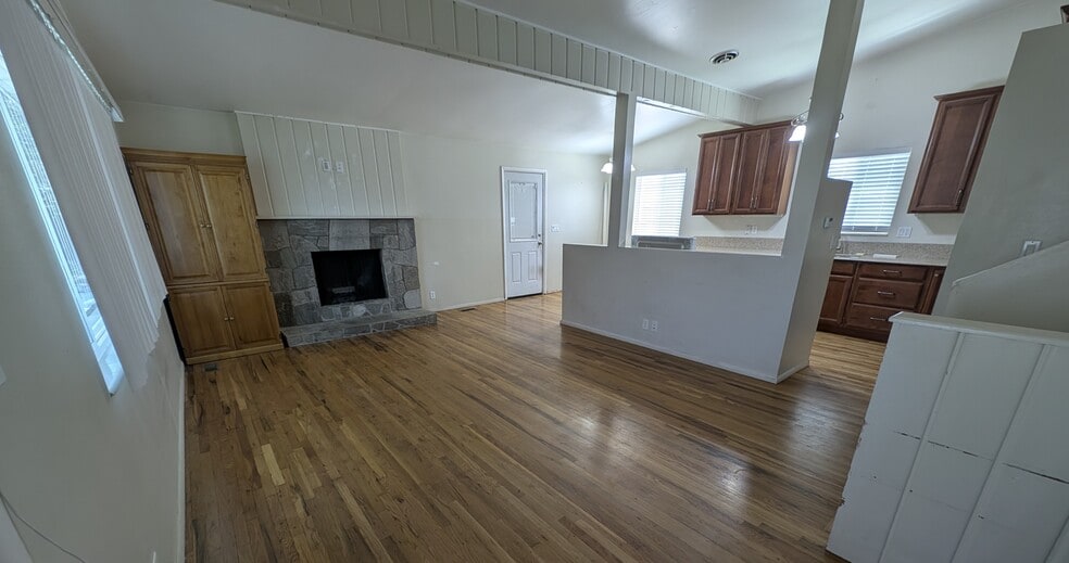 Front room viewed from front door - 1022 E 5290 S