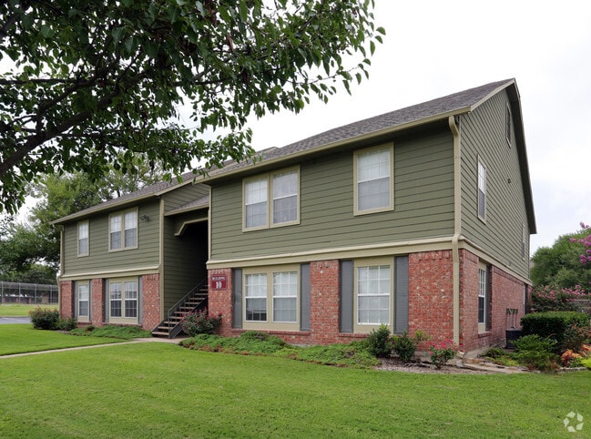 Building Photo - Arbors Of Corsicana