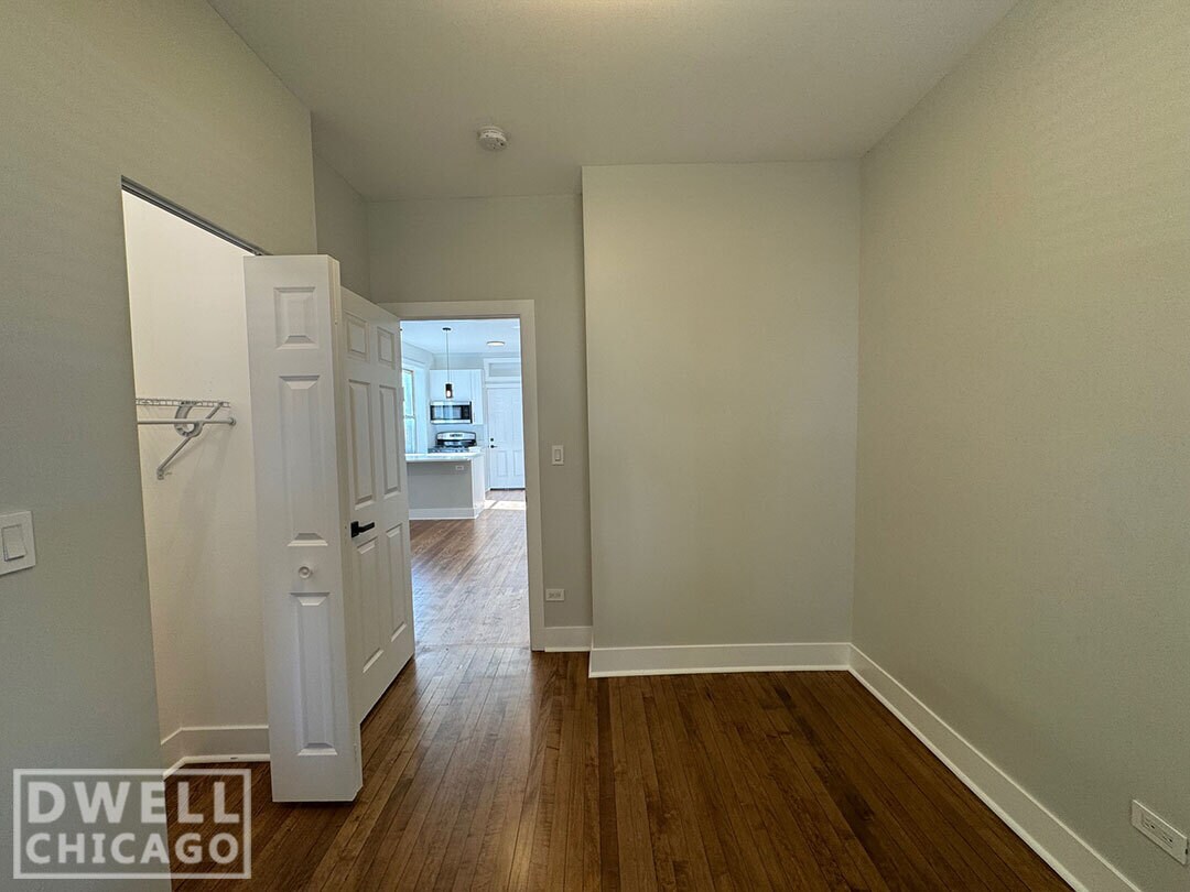 Building Photo - 956 N Winchester Ave