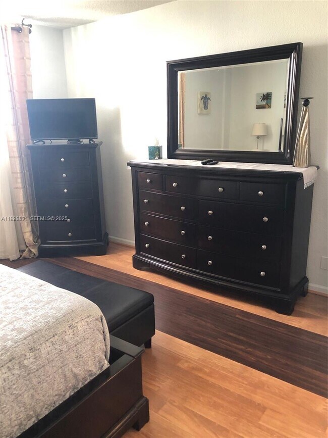 Building Photo - 3901 S Ocean Dr