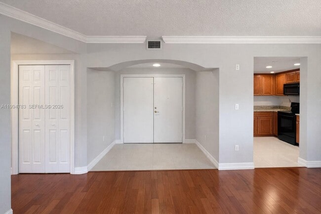 Building Photo - 101 Sidonia Ave