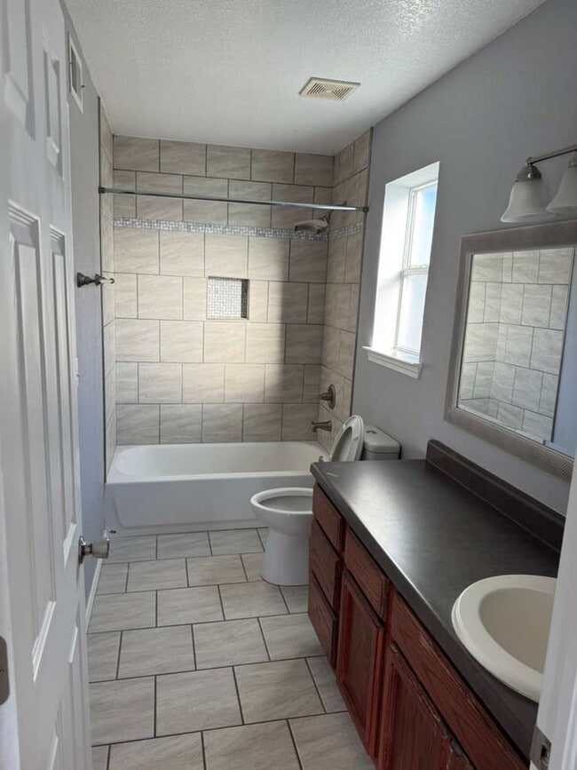 Building Photo - 2817 Talking Rock Pl