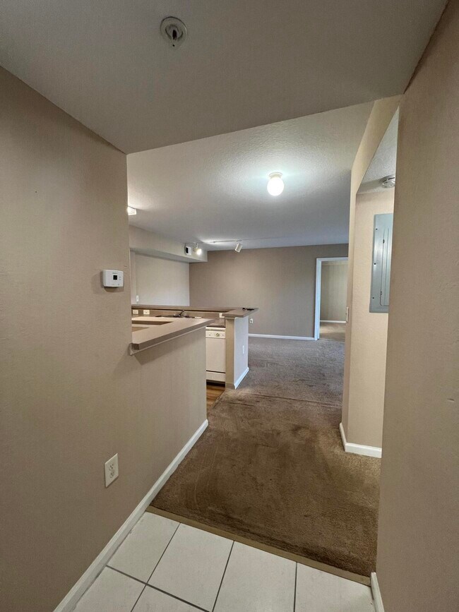 Building Photo - 181 SW Palm Dr