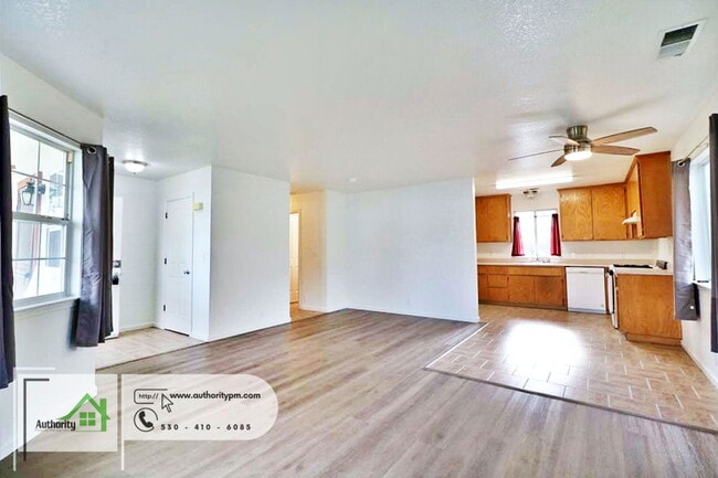 Building Photo - 2875 Reservoir Ln