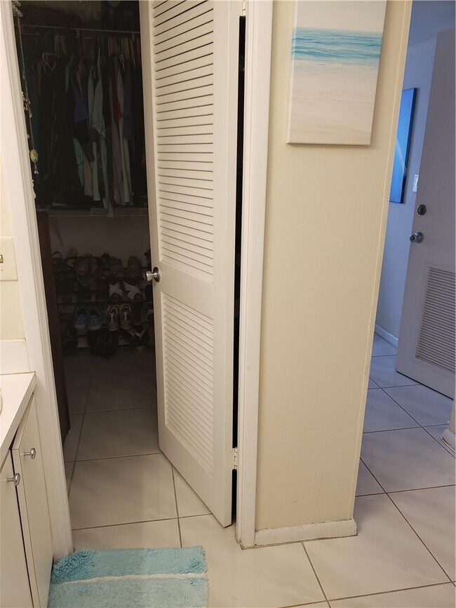 Building Photo - 111 Briny Ave