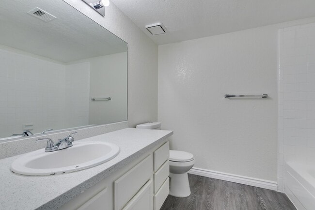 Building Photo - 2 bedroom & 2 bath unit first floor