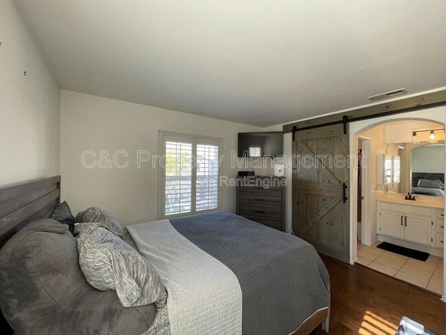 Building Photo - 1279 Gorge Run Wy