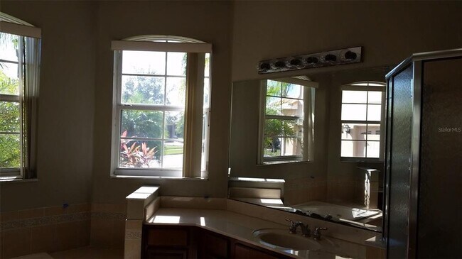 Building Photo - 3504 Somerset Cir