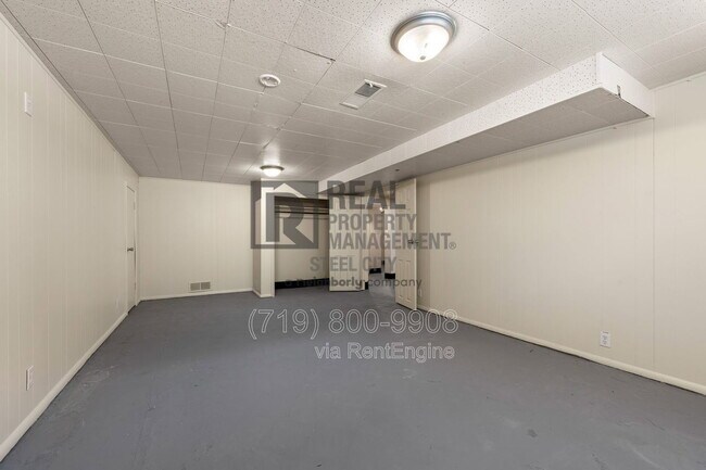 Building Photo - 909 W Evans Ave