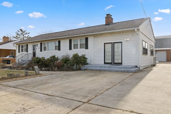 Building Photo - Charming 4BR House in Temple Hills