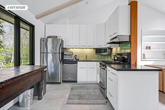 Building Photo - 57 Hog Creek Ln