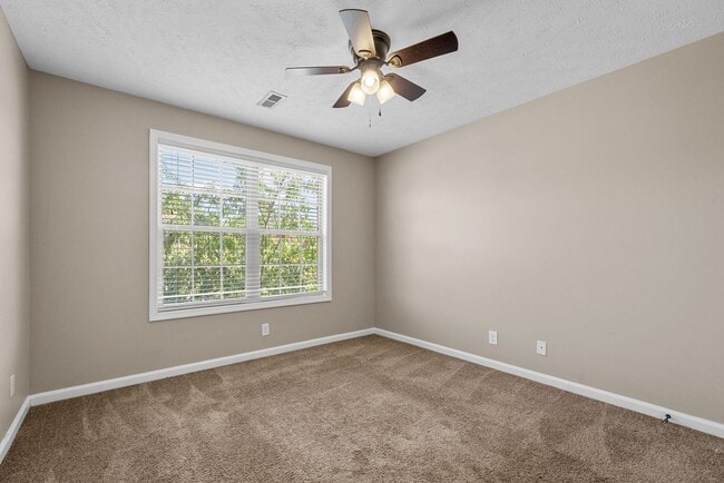 Building Photo - Four Bedroom with Pool in Fields of Northm...