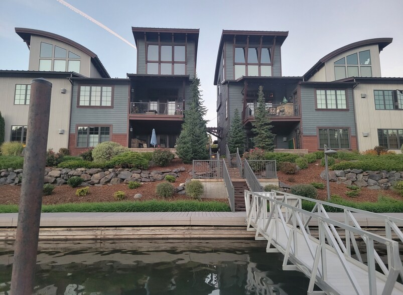 Looking back towards townhome from water. - 2090 W Bellerive Ln