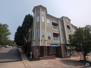 Building Photo - 1-Bed/1-bath in Lenox Village
