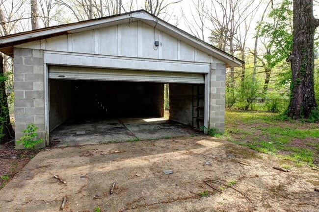 Building Photo - 7815 Moore Dr