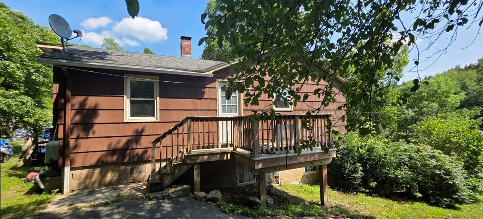 Primary Photo - 344 East St
