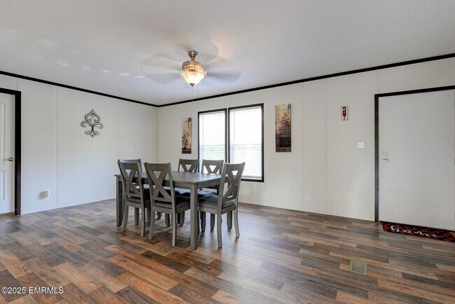 Building Photo - 9139 Gum Log Rd