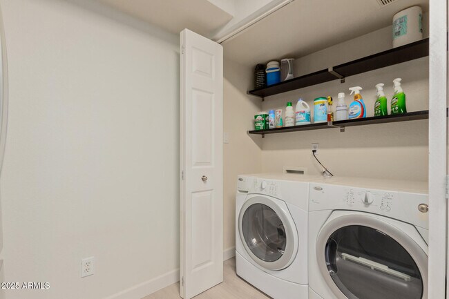 Building Photo - 8787 E Mountain View Rd