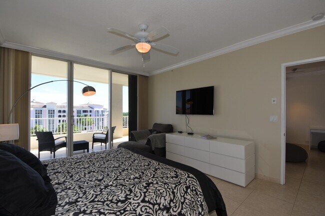Building Photo - 707 Crandon Blvd