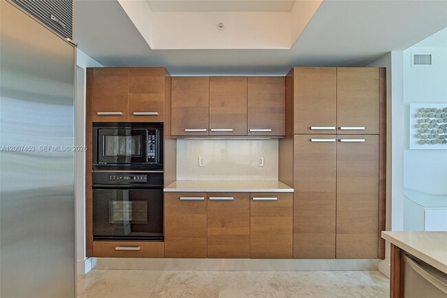 Building Photo - 3535 S Ocean Dr