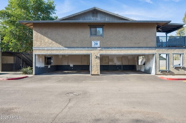 Building Photo - 286 W Palomino Dr