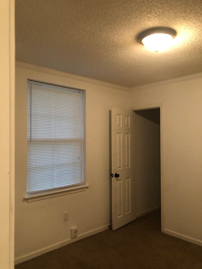 Building Photo - 320 S Beltline Blvd Unit #11B