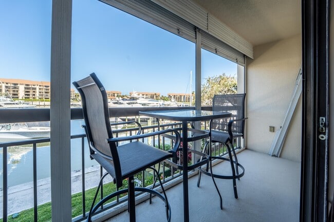 Building Photo - 2501 Marina Isle Way