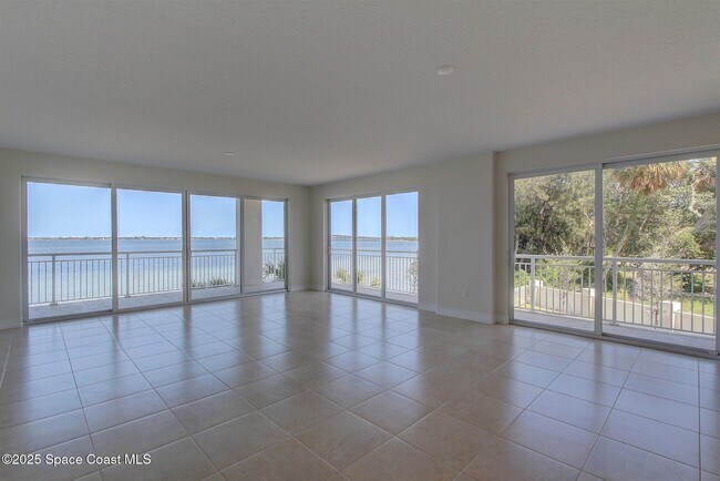 Building Photo - 1465 S Harbor City Blvd