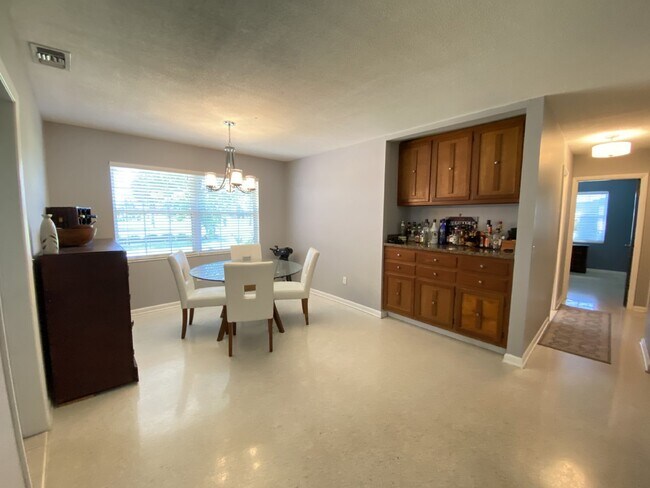 Building Photo - 2668 Bernice Ct