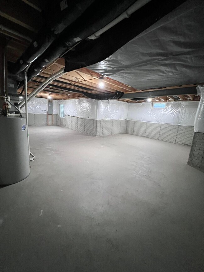 Building Photo - 7847 Aideen Ct