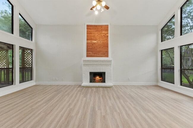 Building Photo - 18118 Lakeside Ln