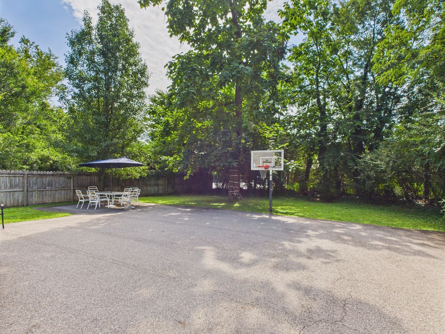 Building Photo - 1409 Landis Dr