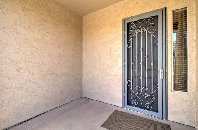 Building Photo - 4120 E Donato Dr