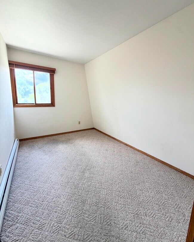 Building Photo - 221 Nautilus Dr