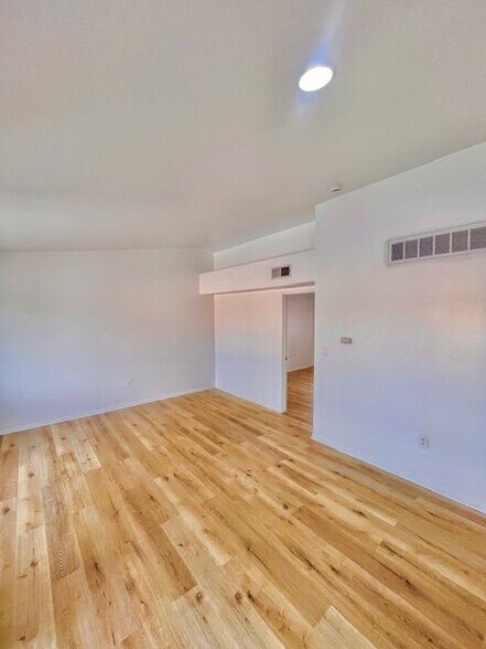 Building Photo - 6545 Fulton Ave