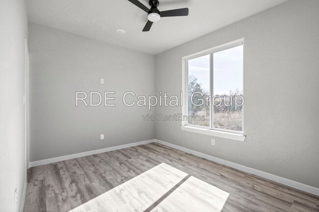 Building Photo - 948 S Corinth St Rd