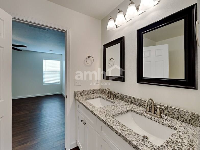 Building Photo - 96 W White Sands Dr