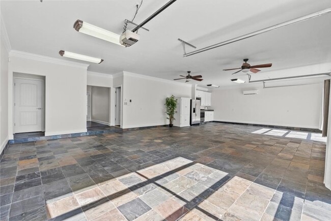 Building Photo - 2727 E Bayshore Dr